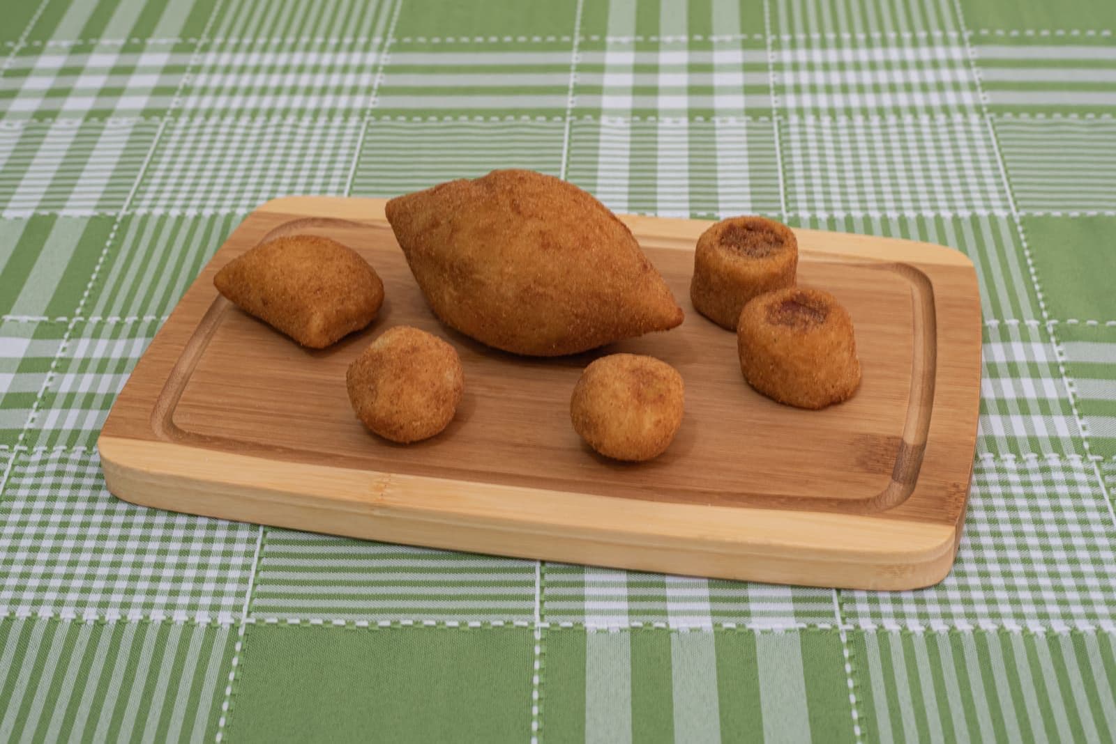 Pão de queijo, biscoitos, salgados e pizzas em um só fornecedor